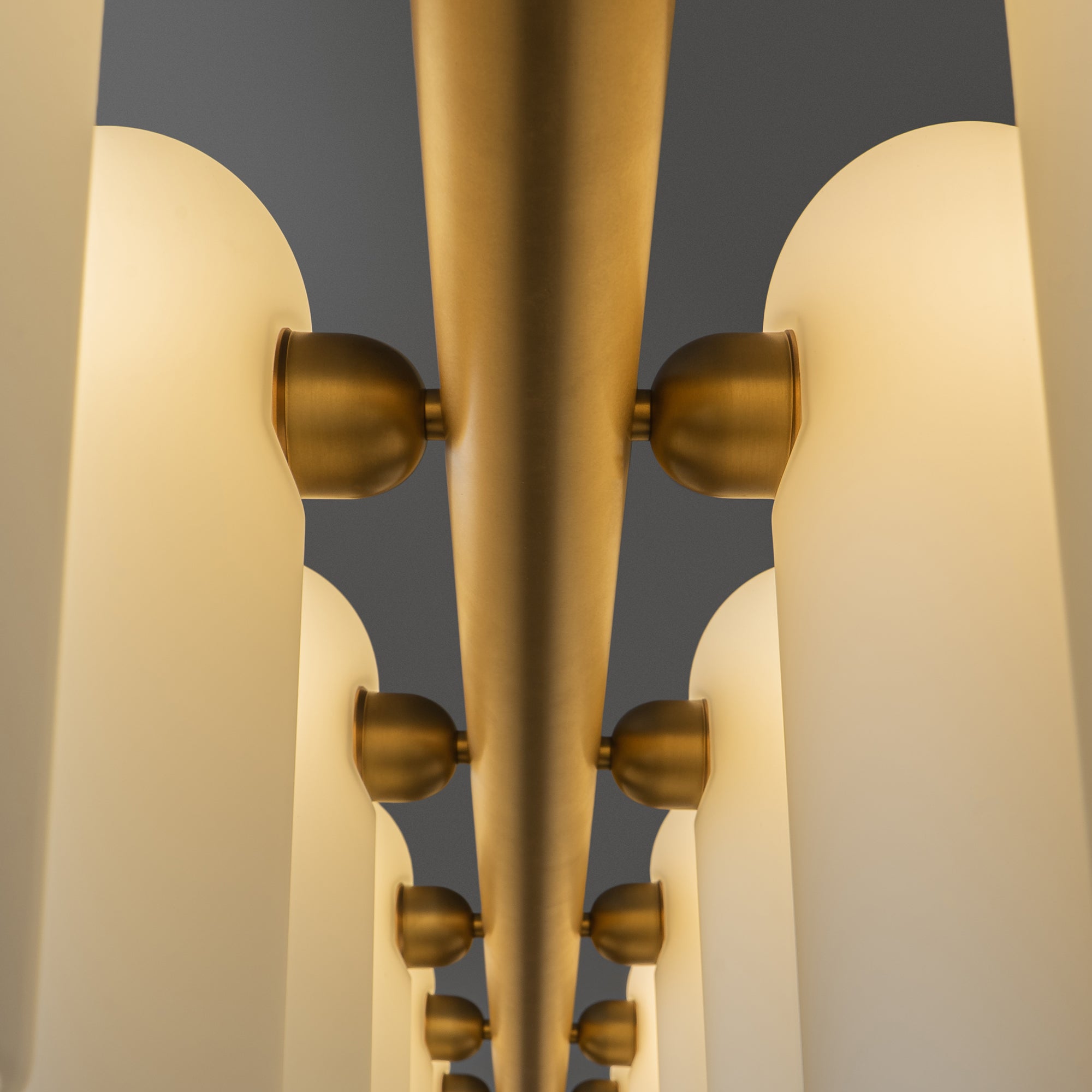 Schwung Odyssey Linear Chandelier | Large